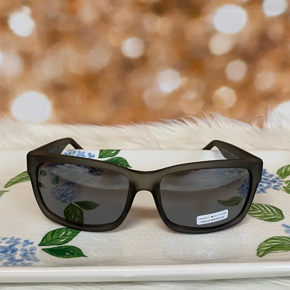 Tommy Hilfiger Woman’s Matte Black sunglasses - Picture 1 of 6